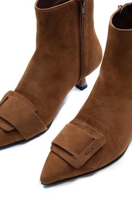 Botin Angari Maga ante camel