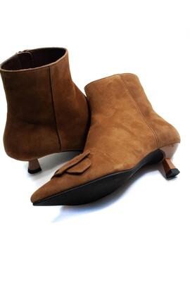 Botin Angari Maga ante camel