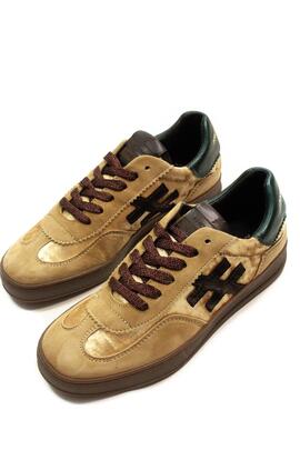 Deportiva Another Trend Iconic dorada