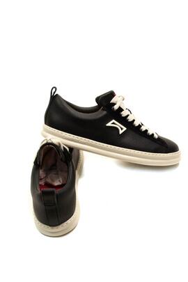 Zapato Camper Runner Four negro