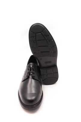 Zapato 24HRS liso cordon negro