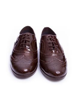 Zapato 24 Hrs cordon picado charol marron