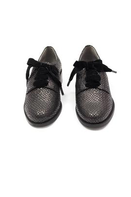 Zapato Salonissimos cordon grabado en negro