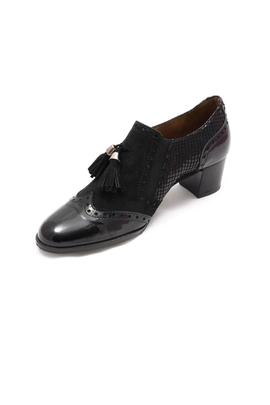 Zapato El Cuco tacón borlas negro