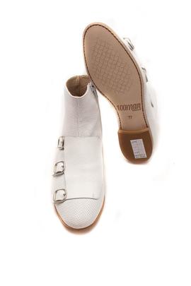 Botines Calce con hebillas en blanco