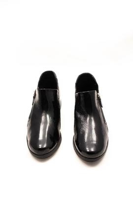 Zapato 24Hrs cuña charol negro